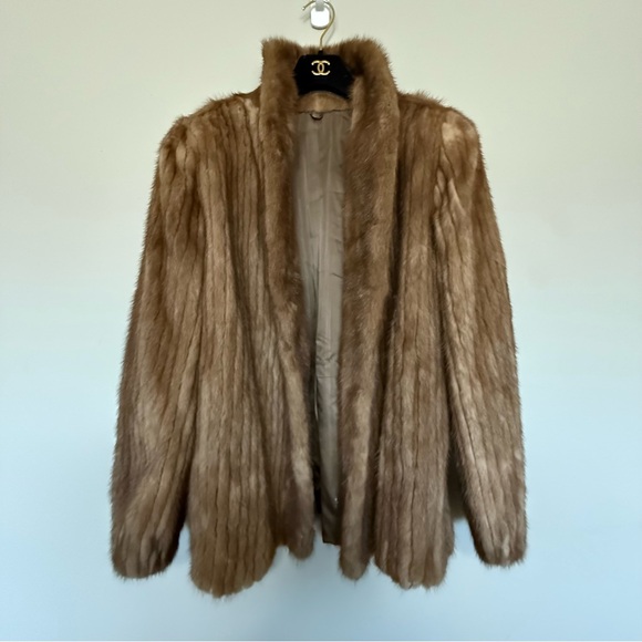 Beautiful Vintage Real Fur Brown Fur Coat - Picture 3 of 8